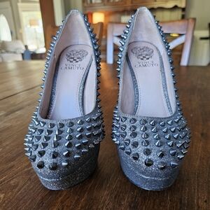 Vintage VINCE CAMUTO Studded Heels in Size 6